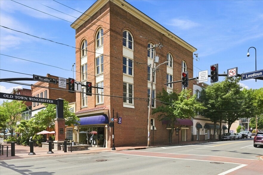 Primary Photo Of 185 N Loudoun St, Winchester Office For Sale