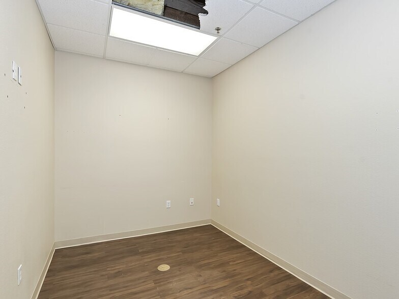 More Photos Of 35400 Bob Hope Dr, Rancho Mirage Medical For Sale