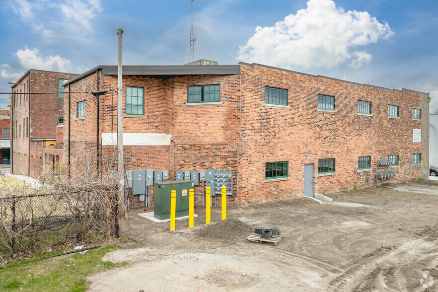 More Photos Of 608 Market St, Toledo Warehouse For Lease