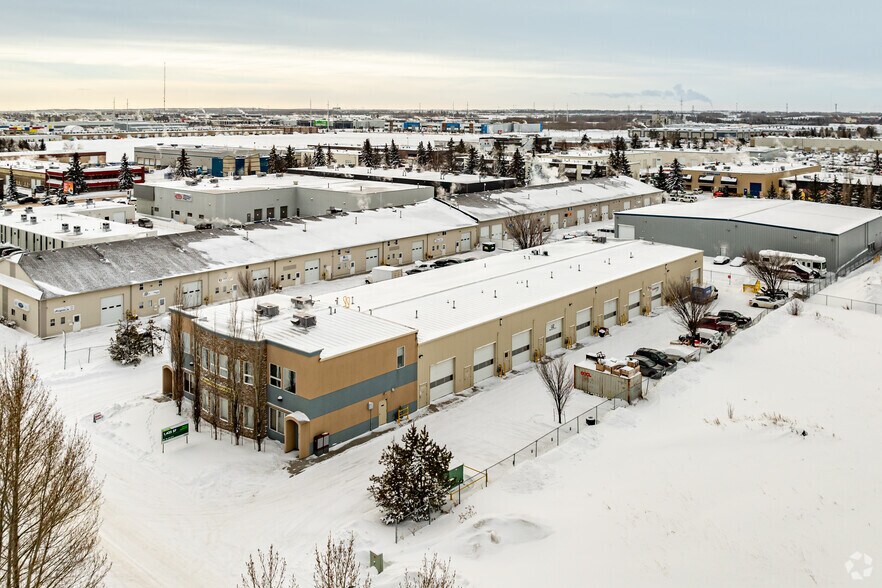 More Photos Of 10780 180 St NW, Edmonton Flex For Sale