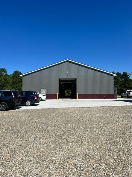 More Photos Of 3420 S Lapeer Rd, Metamora Auto Repair For Sale