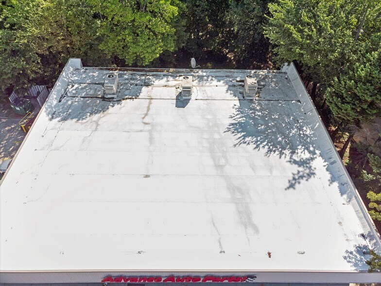 More Photos Of 398 Wythe Creek Rd, Poquoson Auto Repair For Sale