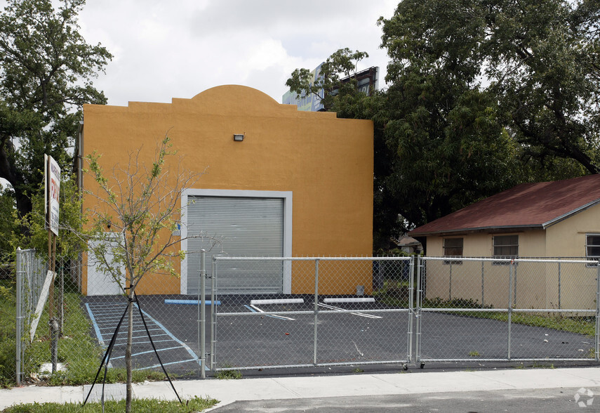 Primary Photo Of 1611 NW 38th St, Miami Warehouse For Lease