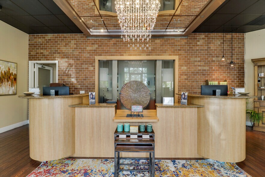 More Photos Of 266 NW Peacock Blvd, Port Saint Lucie Medical For Sale