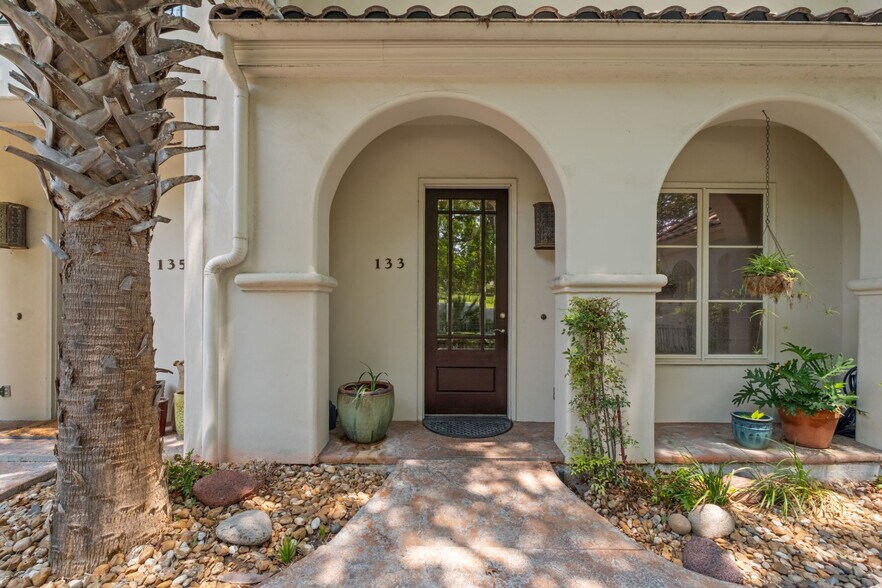 More Photos Of 131 Saint Dennis Ave, Alamo Heights Multifamily For Sale