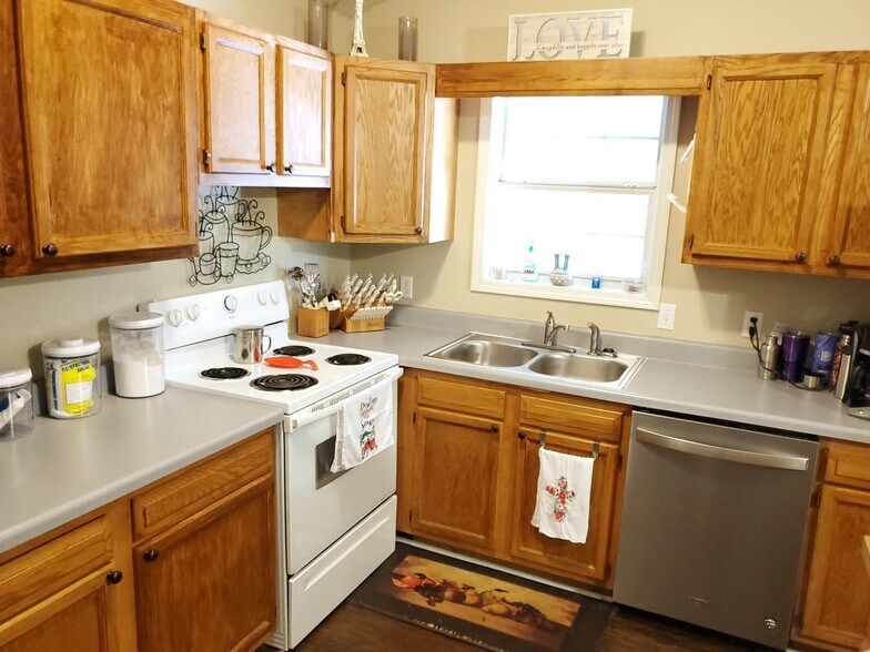 More Photos Of , Hamilton General Retail For Sale