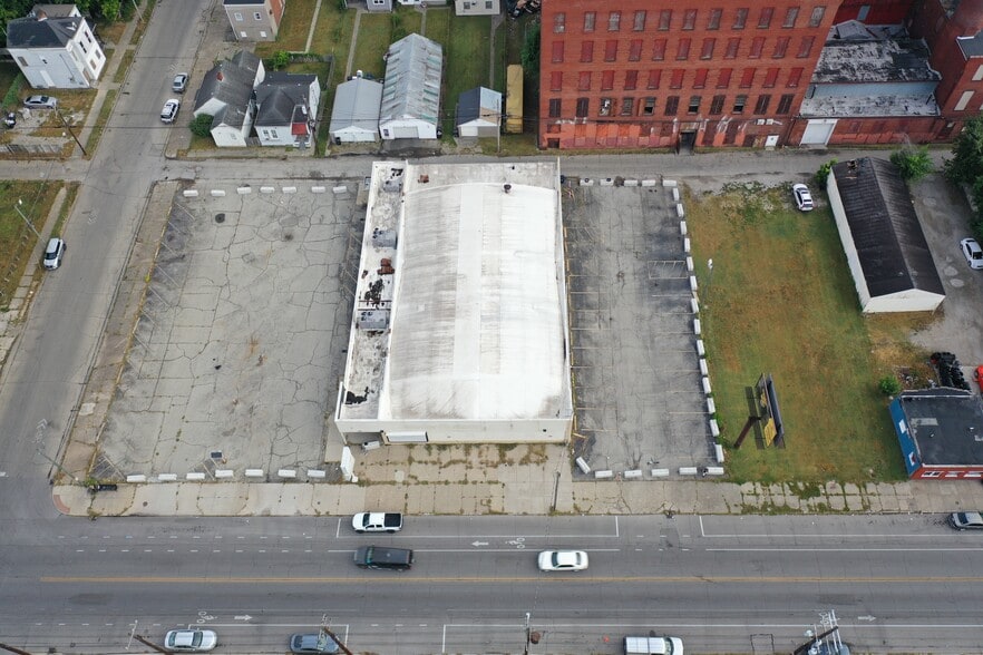 More Photos Of 2421 W Market St, Louisville Freestanding For Sale