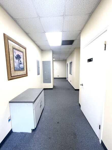 More Photos Of 2443 St Johns Bluff Rd S, Jacksonville Service For Sale