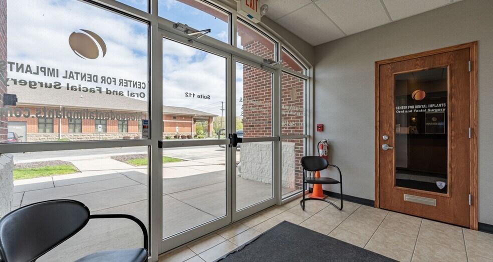 More Photos Of 24020 W Riverwalk Ct, Plainfield Medical For Sale