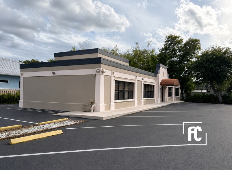 More Photos Of 310 SW Ocean Blvd, Stuart Medical For Sale