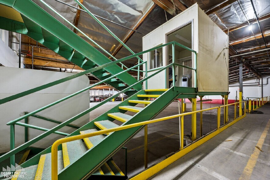 More Photos Of 45585 Commerce St, Indio Warehouse For Sale