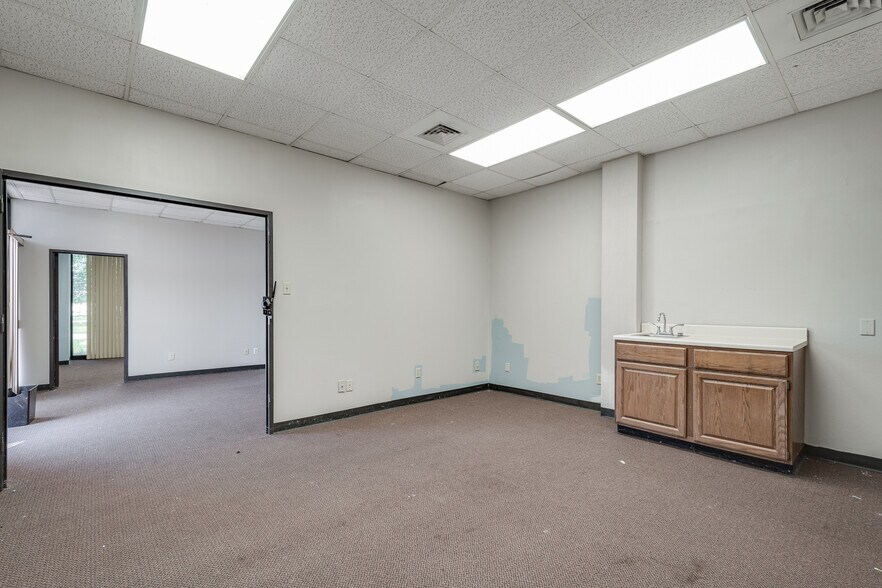 More Photos Of 22475 Community Dr, New Caney Medical For Sale