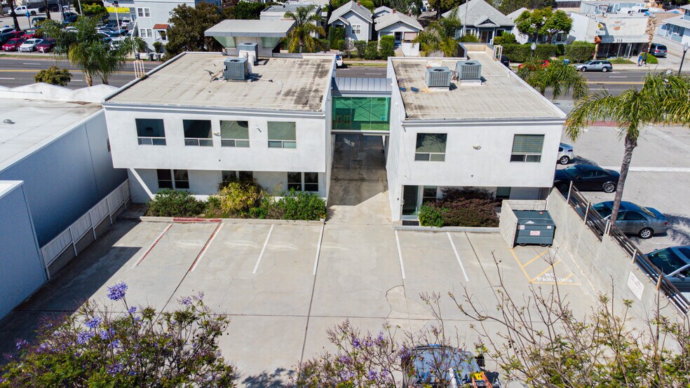 More Photos Of 326 S Pacific Coast Hwy, Redondo Beach Office For Lease