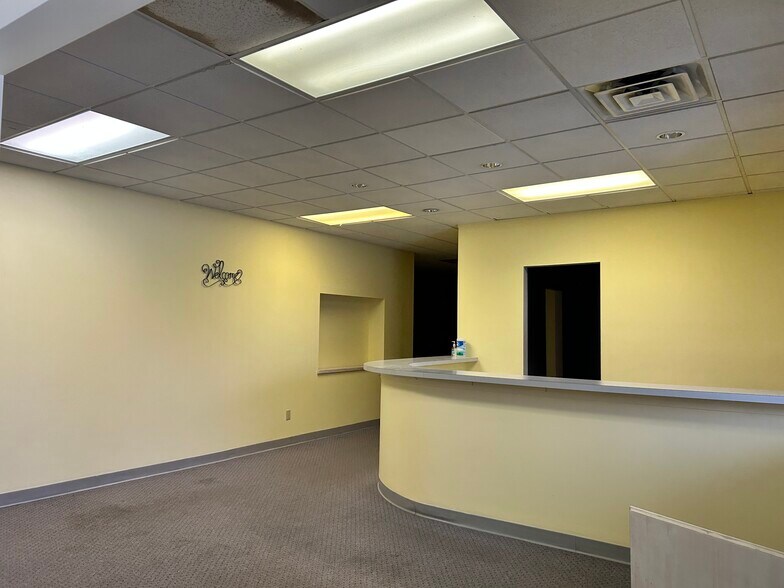 More Photos Of 3234 S Westnedge Ave, Kalamazoo Medical For Sale