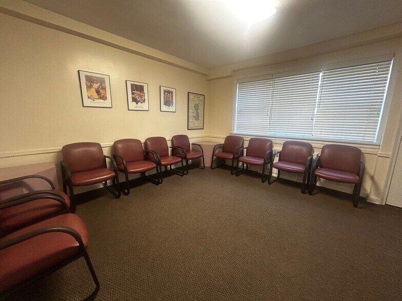 More Photos Of 8314 4th Ave, Brooklyn Office Residential For Lease
