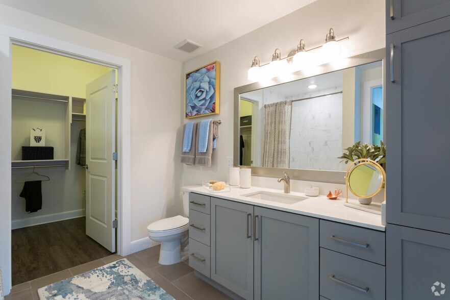 More Photos Of 880 W Peachtree St NW, Atlanta Apartments For Lease
