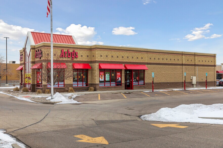 More Photos Of 8010 Old Carriage Ct, Shakopee Fast Food For Lease