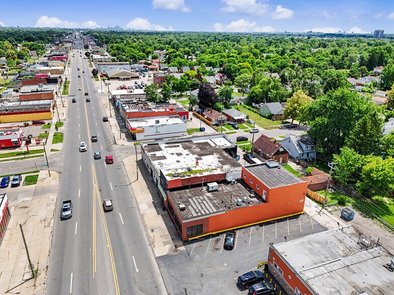 Primary Photo Of 19323 W Warren Ave, Detroit Storefront Retail Residential For Lease