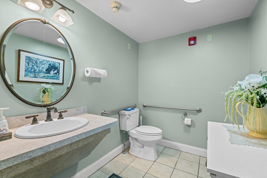 More Photos Of 385 South St, Shrewsbury Office For Sale