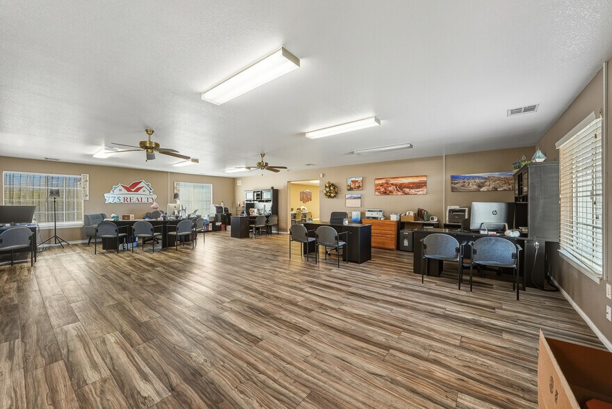 More Photos Of 1941 NV-160, Pahrump Office For Sale