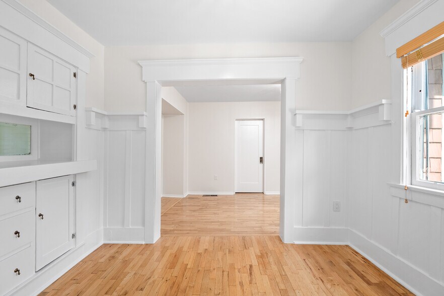 More Photos Of 2024 Laurel Canyon Blvd, Los Angeles Multifamily For Sale