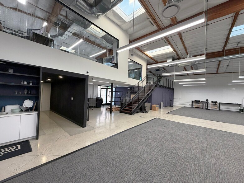 More Photos Of 5890 Blackwelder St, Culver City Office For Sale