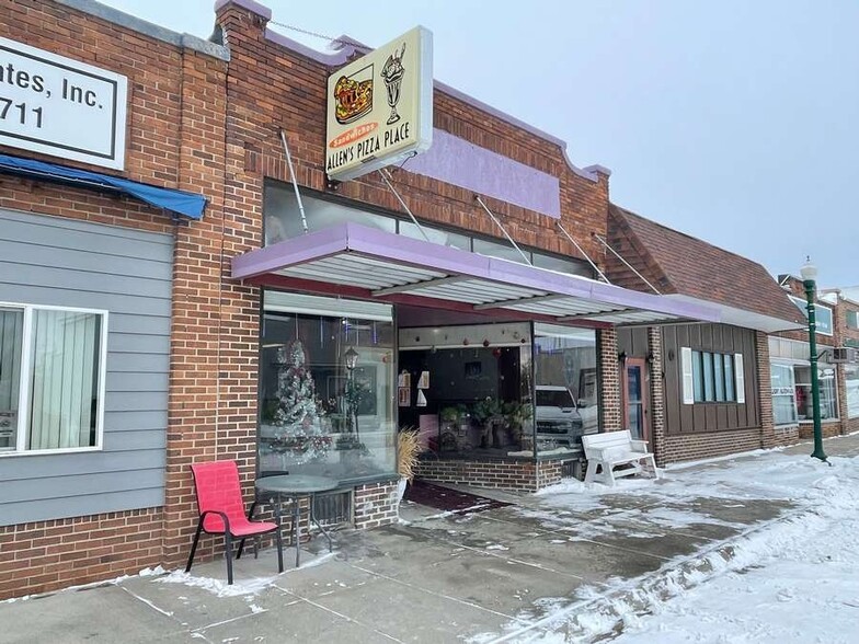 Primary Photo Of 111 S Clark St, Bassett Restaurant For Sale