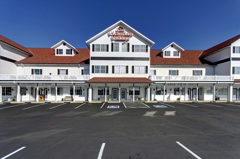 Primary Photo Of 3044 Sheppard of the Hills Expy, Branson Unknown For Lease