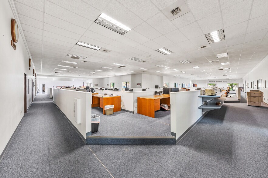 More Photos Of 2090 Commerce Dr, Medford Office For Lease