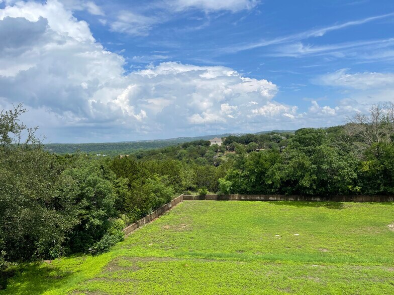 More Photos Of 1607 N Cuernavaca Dr, Austin Warehouse For Lease