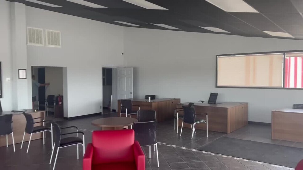 More Photos Of 3218 N Main St, Cleburne Auto Dealership For Lease