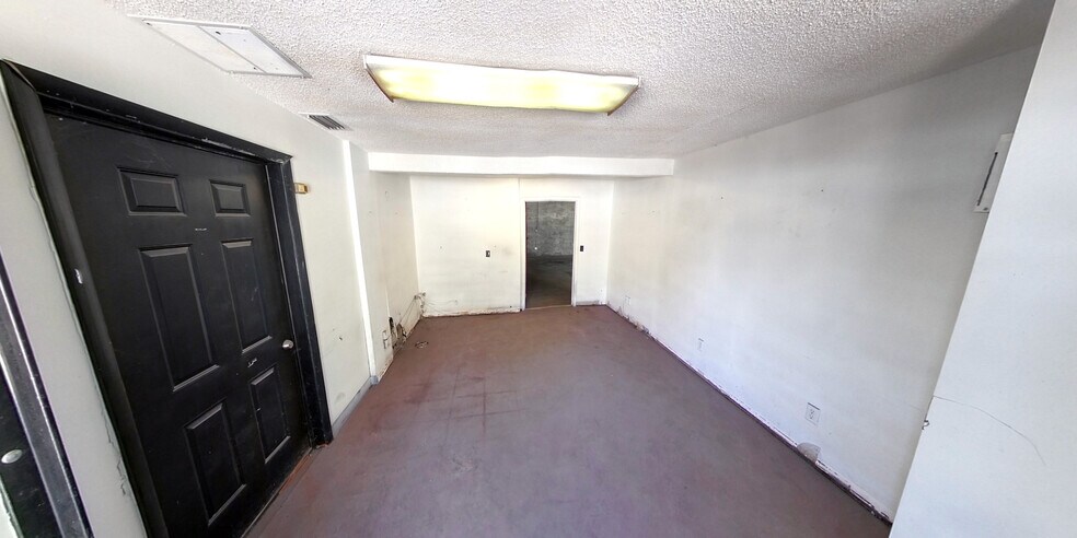More Photos Of 4131 Lenox Ave, Jacksonville Warehouse For Lease
