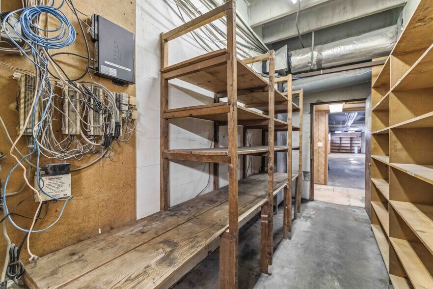 More Photos Of 2053 13th St, Sarasota Warehouse For Lease