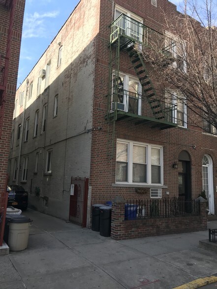 Primary Photo Of 4726 46th St, Woodside Apartments For Sale