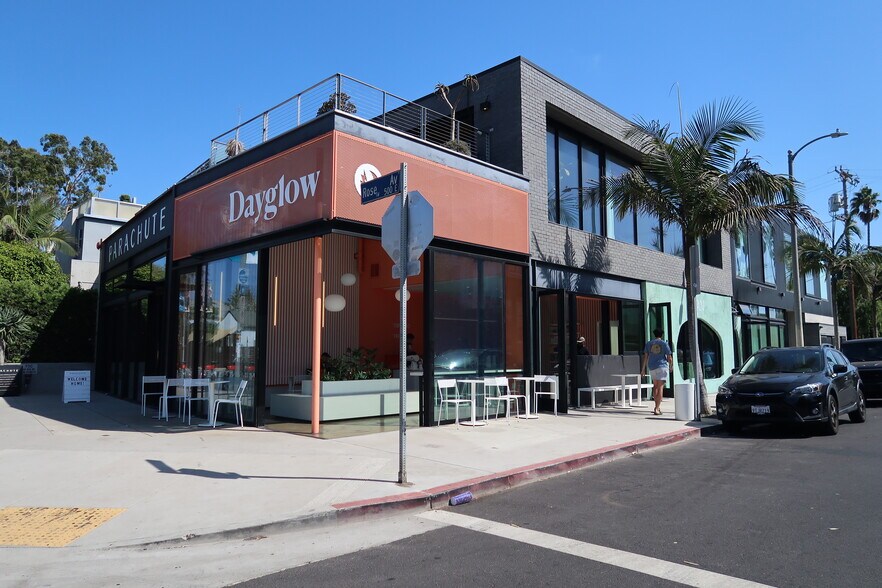 Primary Photo Of 540-542 Rose Ave, Venice Storefront Retail Residential For Lease
