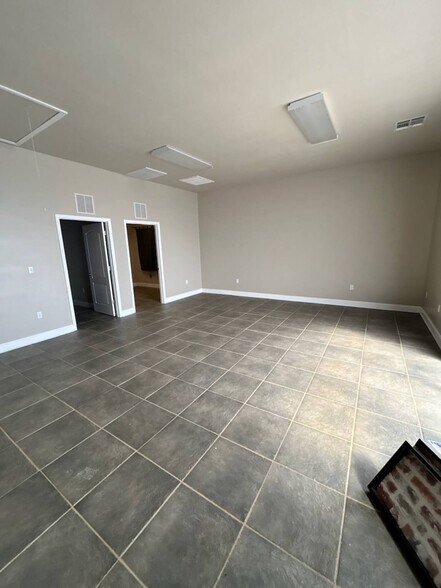 More Photos Of 4240 Berryhill Rd, Milton Self Storage For Lease
