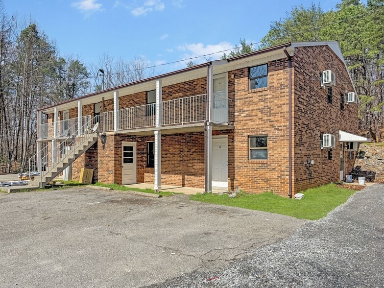 Primary Photo Of 79 Ridgemont Cir, Collinsville Apartments For Sale