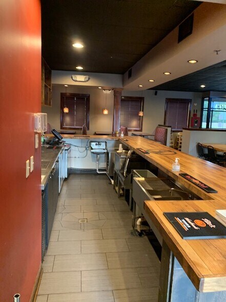 More Photos Of 8834 US Highway 51 N, Millington Restaurant For Lease