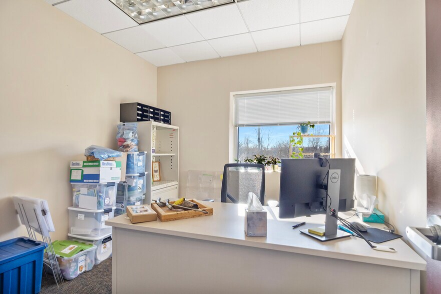 More Photos Of 1615 Commerce Pky, Bloomington Office For Sale