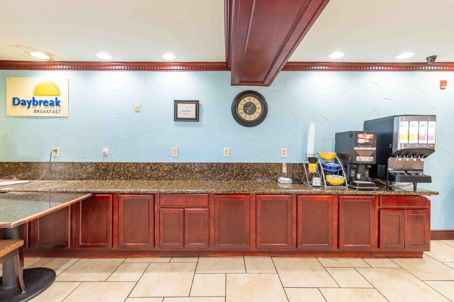 More Photos Of 8217 S I-35 Service Rd, Oklahoma City Hotel For Sale
