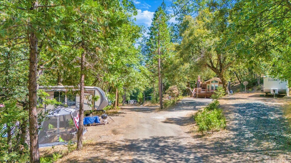 More Photos Of 22732 Middle Camp rd, Sonora Hotel For Sale