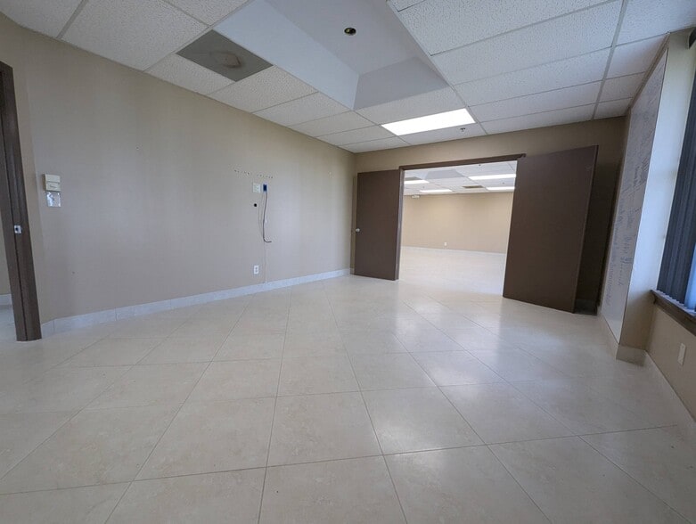 More Photos Of 701 NW Federal Hwy, Stuart Medical For Lease