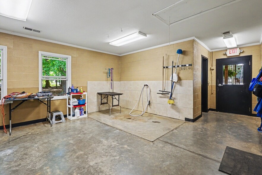 More Photos Of 4037 Old Williamston Rd, Belton Specialty For Sale