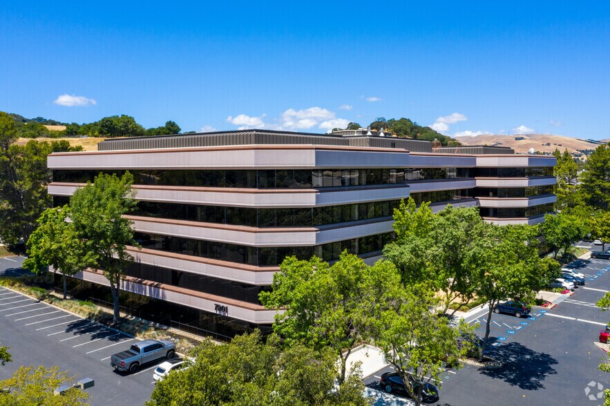 More Photos Of 7901 Stoneridge Dr, Pleasanton Office For Lease