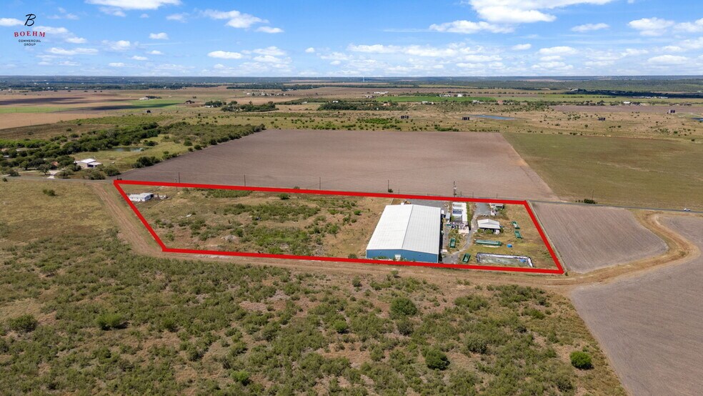 More Photos Of 833 County Road 583, La Coste Research And Development For Sale