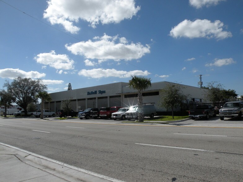 More Photos Of 551 S Dixie Hwy E, Pompano Beach Warehouse For Lease
