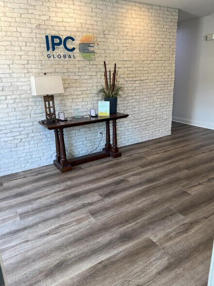 More Photos Of 4080 McGinnis Ferry Rd, Alpharetta Coworking Space