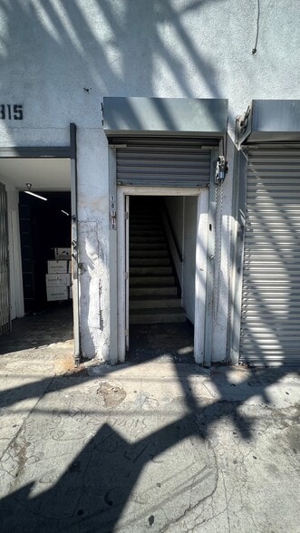 More Photos Of 1800 Essex St, Los Angeles Light Distribution For Lease