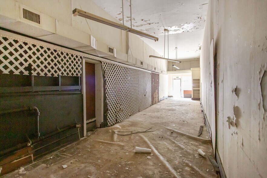 More Photos Of 310 & 312 Pendleton St, Waycross Storefront For Sale