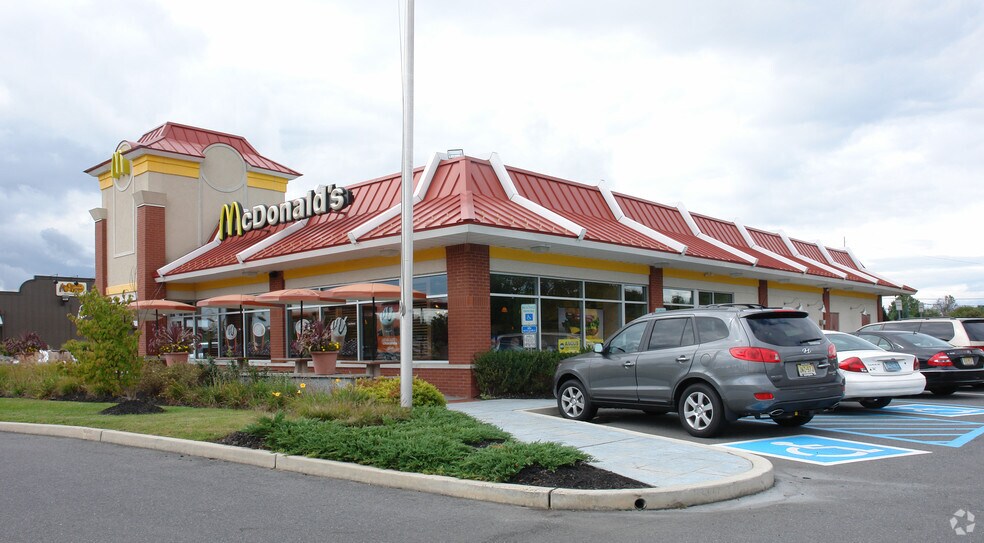 More Photos Of 130 Marketplace Blvd, Hamilton Unknown For Lease